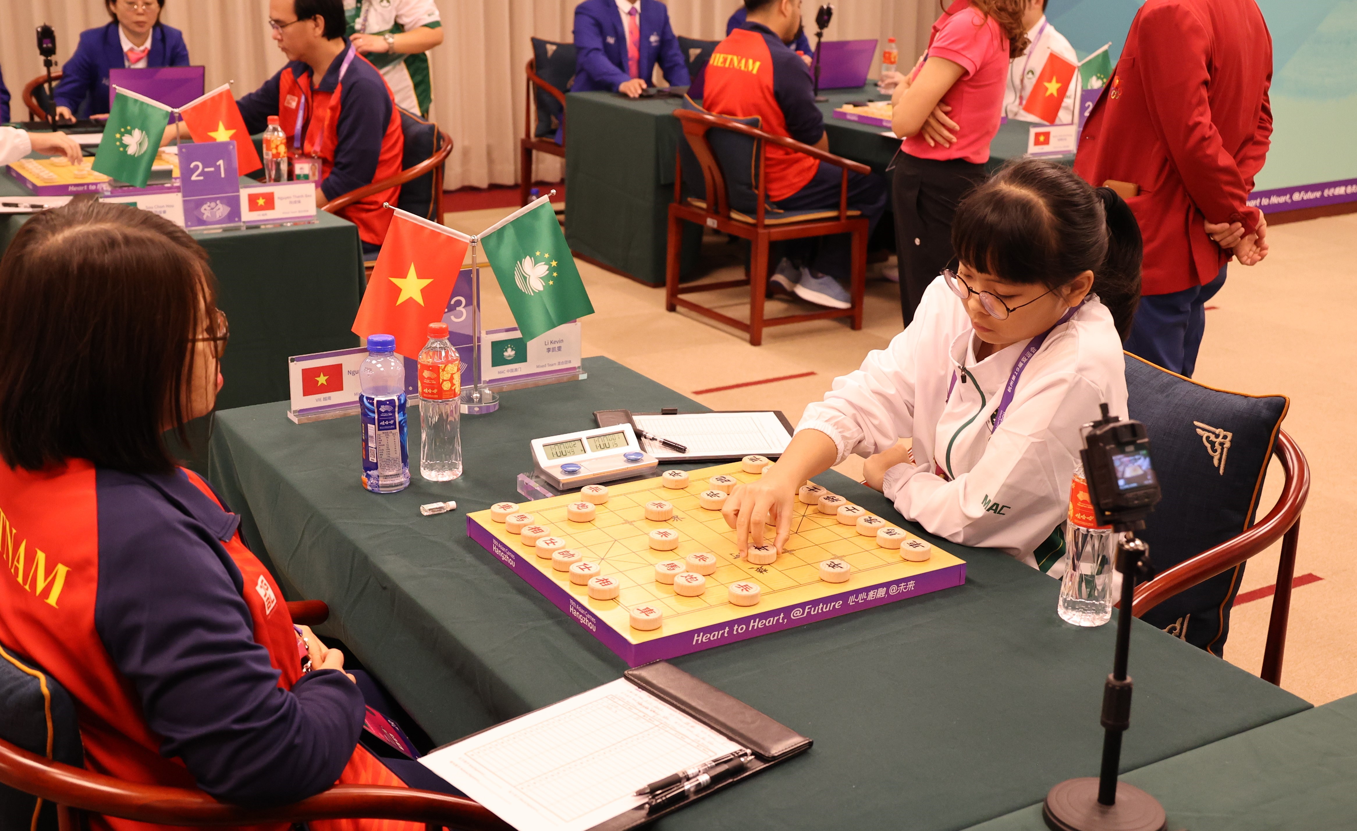 圖三 象棋李凱雯於混合團體進行最後一輪比賽 (1).jpg